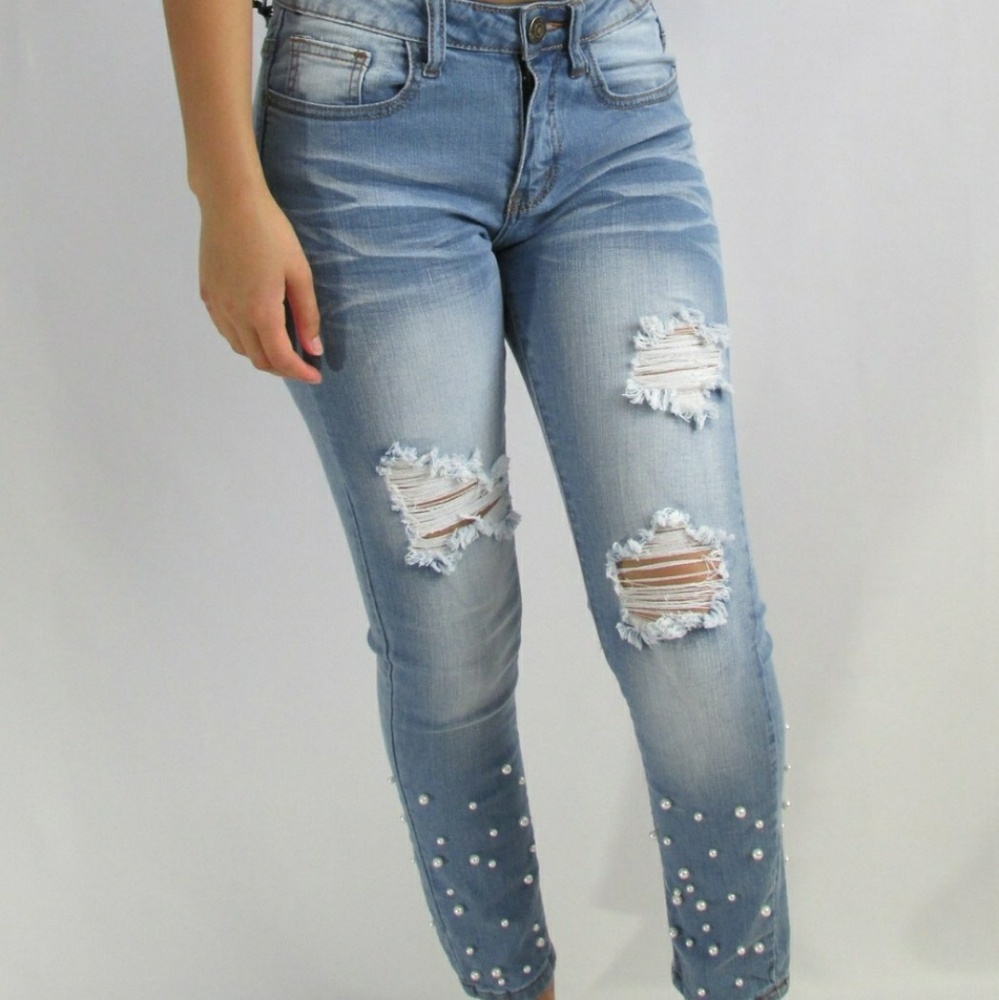 FINAL PRICE!! Pearl embelish rip Jeans